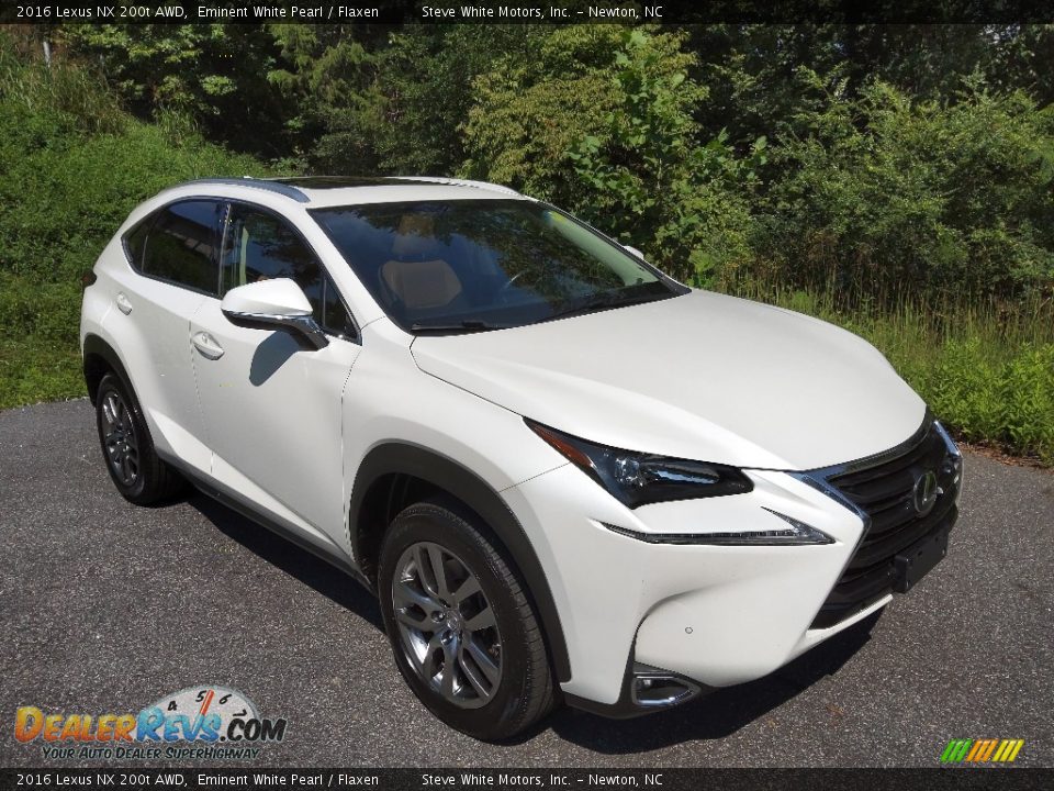 Front 3/4 View of 2016 Lexus NX 200t AWD Photo #4