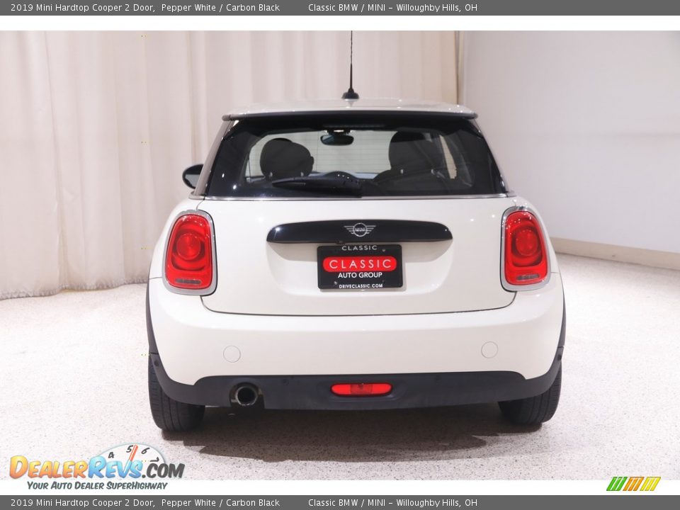 2019 Mini Hardtop Cooper 2 Door Pepper White / Carbon Black Photo #18