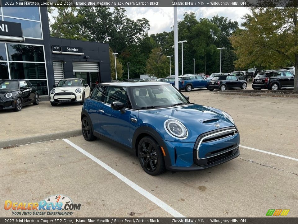 Front 3/4 View of 2023 Mini Hardtop Cooper SE 2 Door Photo #1