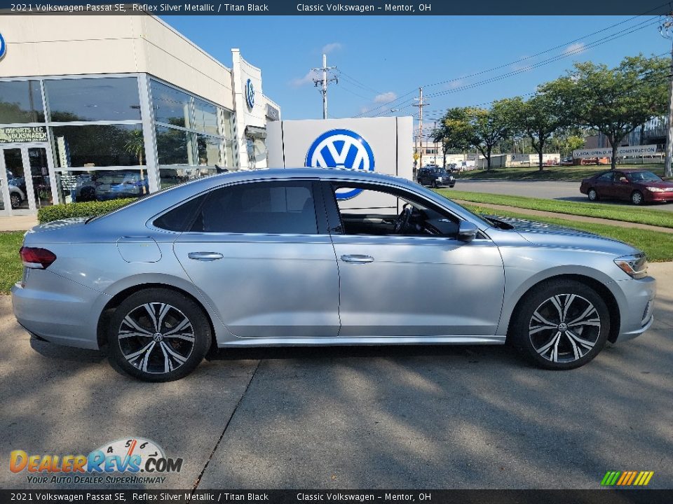 2021 Volkswagen Passat SE Reflex Silver Metallic / Titan Black Photo #2