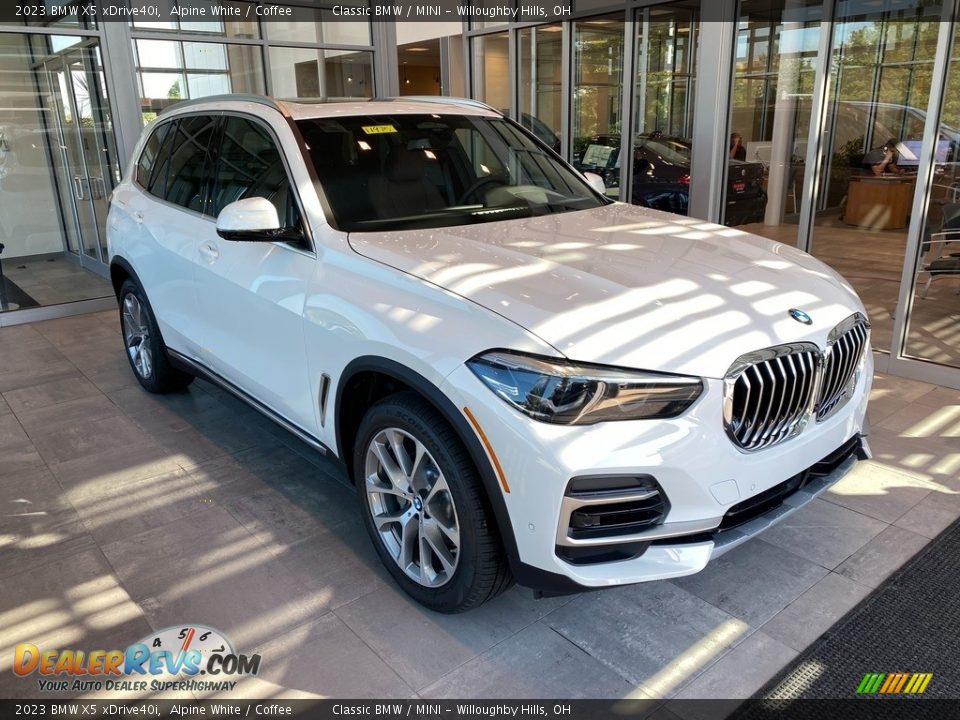 2023 BMW X5 xDrive40i Alpine White / Coffee Photo #1