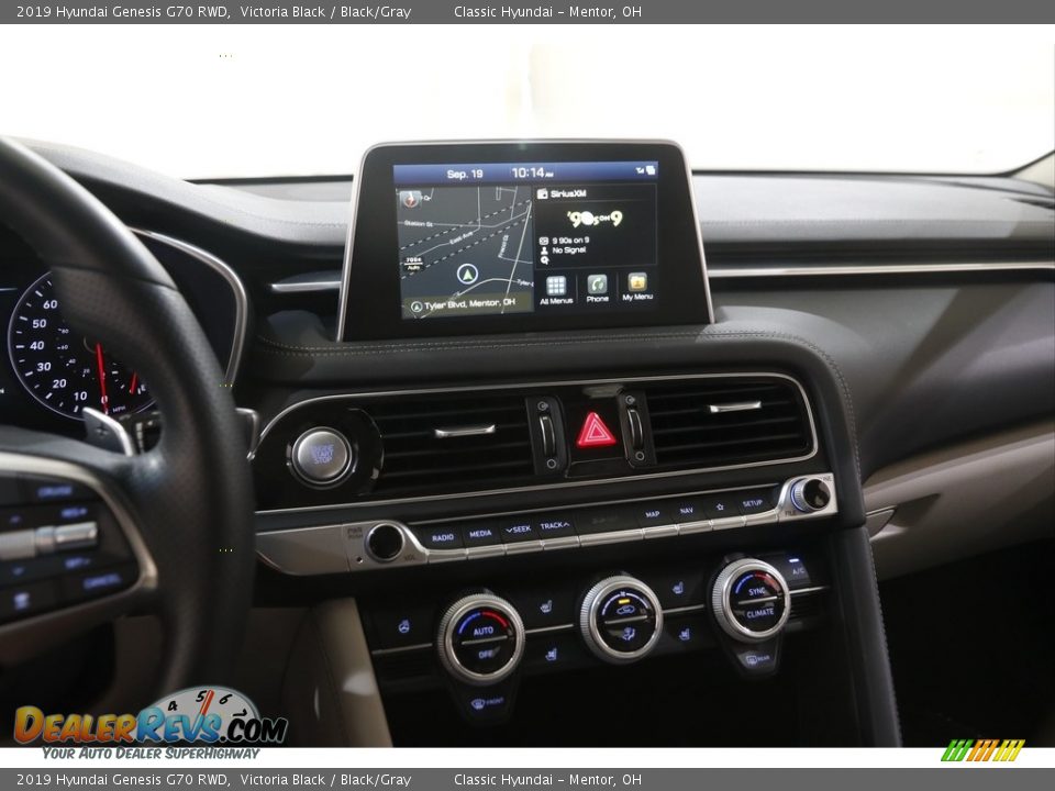 Controls of 2019 Hyundai Genesis G70 RWD Photo #9