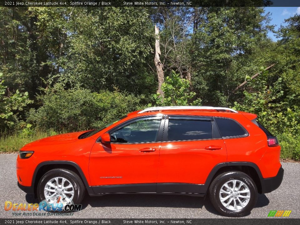 2021 Jeep Cherokee Latitude 4x4 Spitfire Orange / Black Photo #1