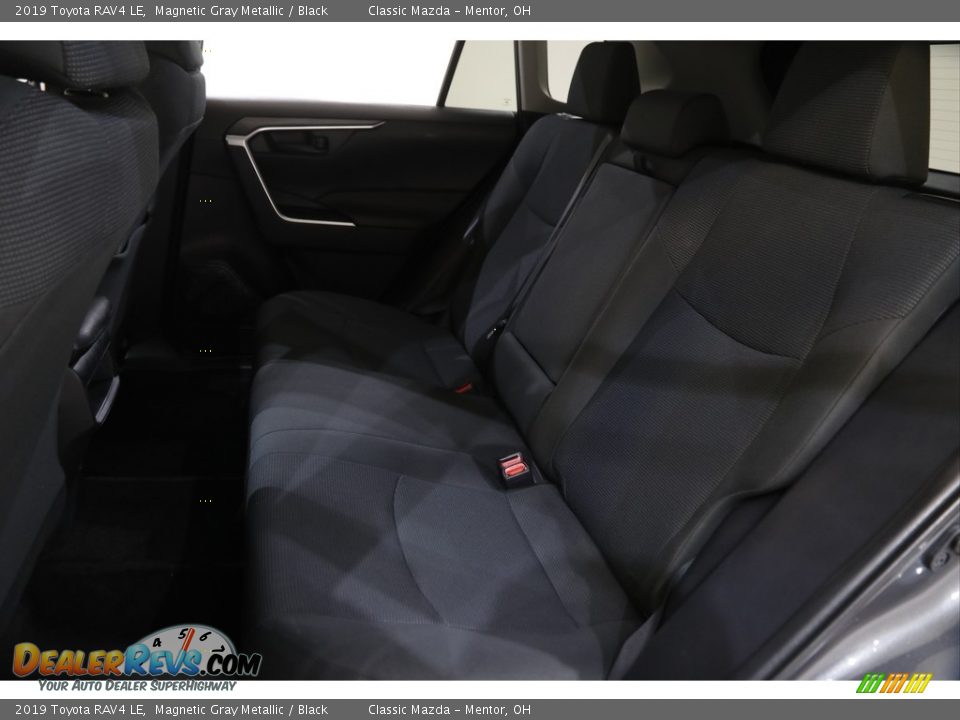 2019 Toyota RAV4 LE Magnetic Gray Metallic / Black Photo #15