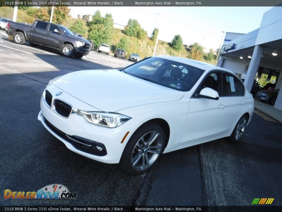 2018 BMW 3 Series 330i xDrive Sedan Mineral White Metallic / Black Photo #5