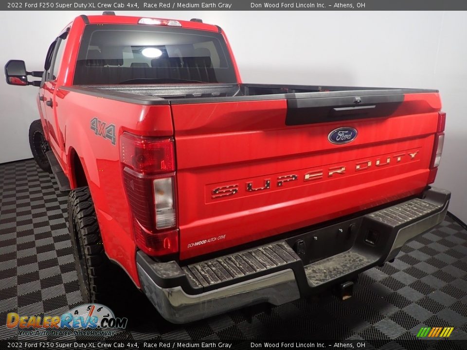 2022 Ford F250 Super Duty XL Crew Cab 4x4 Race Red / Medium Earth Gray Photo #13