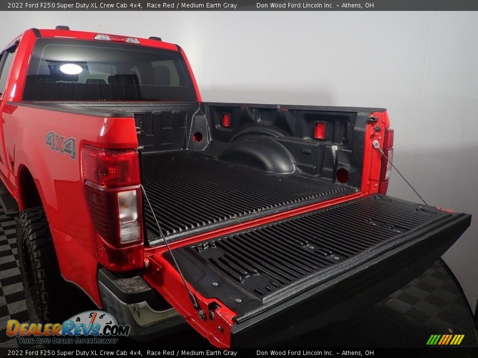 2022 Ford F250 Super Duty XL Crew Cab 4x4 Race Red / Medium Earth Gray Photo #14