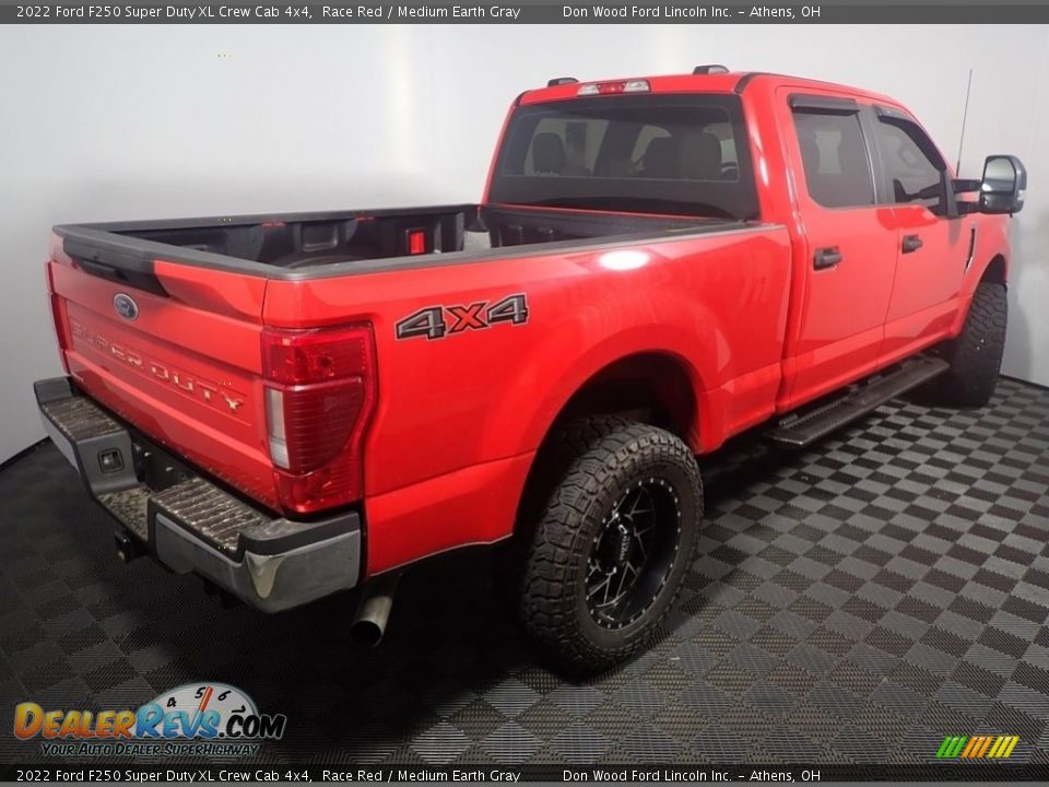 2022 Ford F250 Super Duty XL Crew Cab 4x4 Race Red / Medium Earth Gray Photo #17