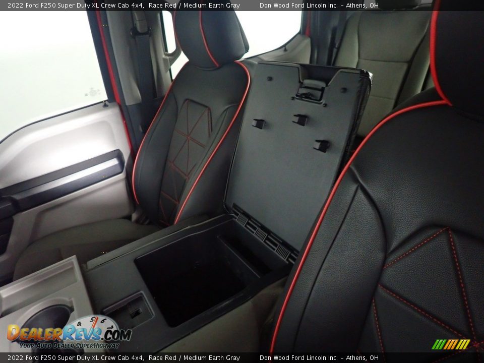 2022 Ford F250 Super Duty XL Crew Cab 4x4 Race Red / Medium Earth Gray Photo #32