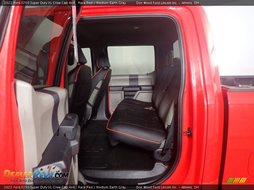 2022 Ford F250 Super Duty XL Crew Cab 4x4 Race Red / Medium Earth Gray Photo #34