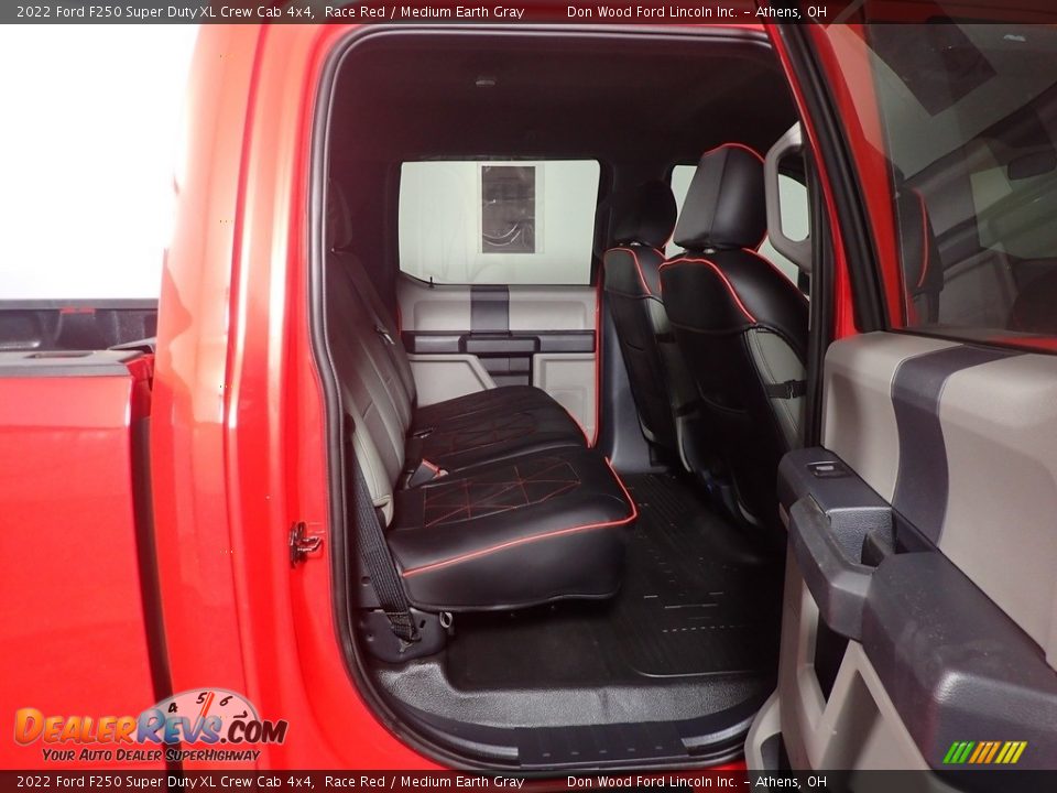 2022 Ford F250 Super Duty XL Crew Cab 4x4 Race Red / Medium Earth Gray Photo #36