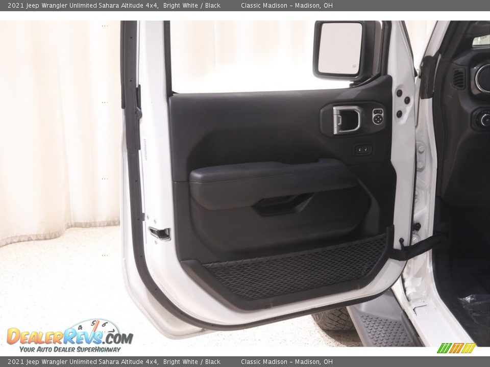 2021 Jeep Wrangler Unlimited Sahara Altitude 4x4 Bright White / Black Photo #4