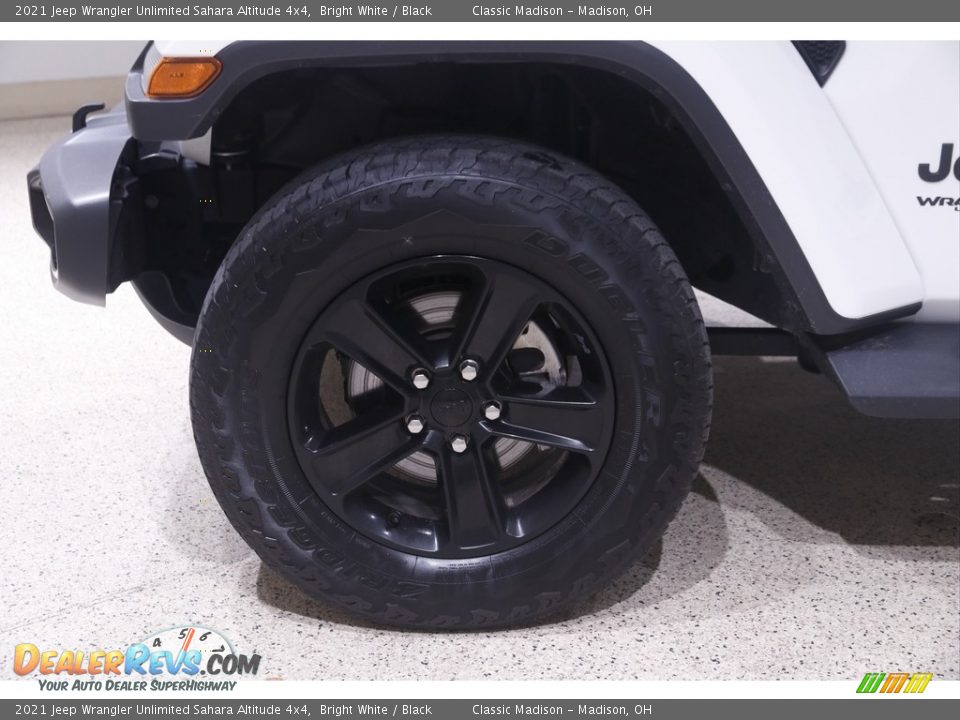 2021 Jeep Wrangler Unlimited Sahara Altitude 4x4 Bright White / Black Photo #23