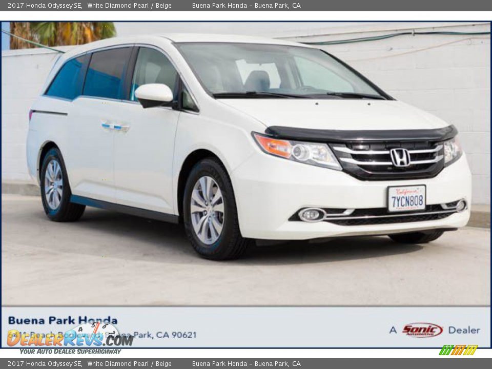 2017 Honda Odyssey SE White Diamond Pearl / Beige Photo #1