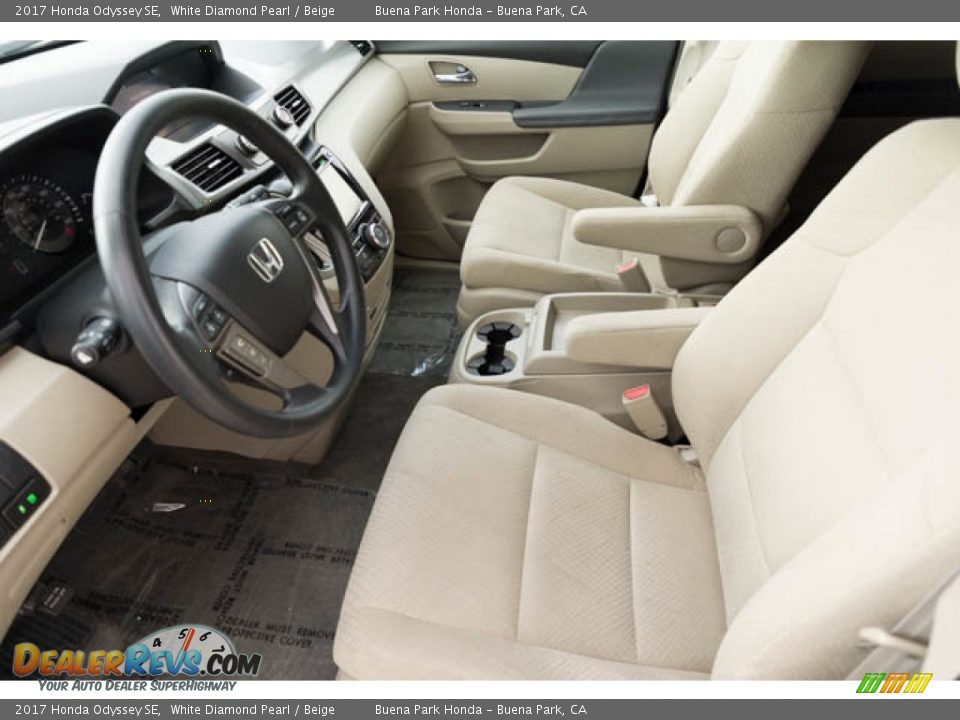 2017 Honda Odyssey SE White Diamond Pearl / Beige Photo #3