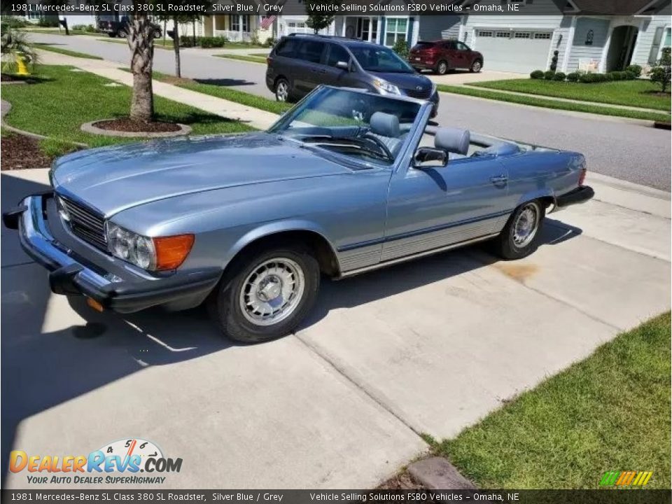 Front 3/4 View of 1981 Mercedes-Benz SL Class 380 SL Roadster Photo #1