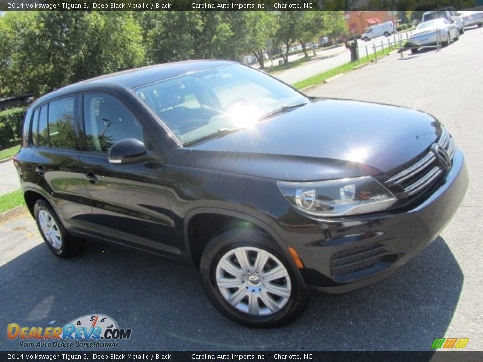 Deep Black Metallic 2014 Volkswagen Tiguan S Photo #3