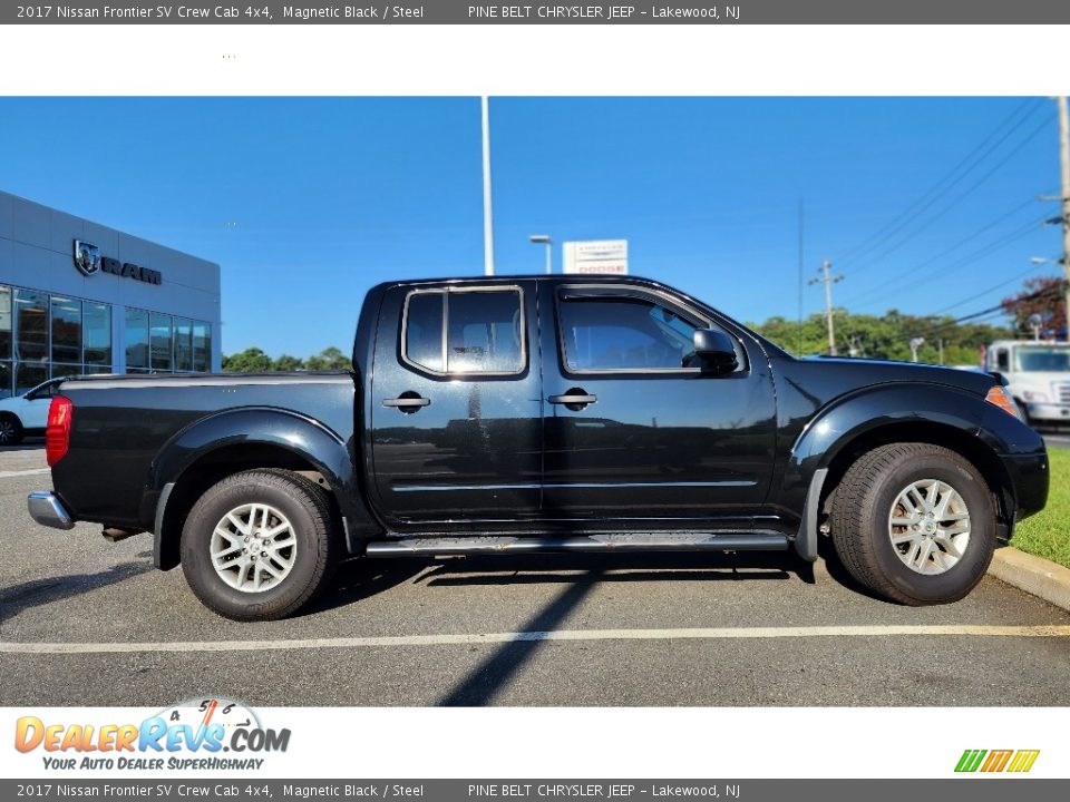 2017 Nissan Frontier SV Crew Cab 4x4 Magnetic Black / Steel Photo #5