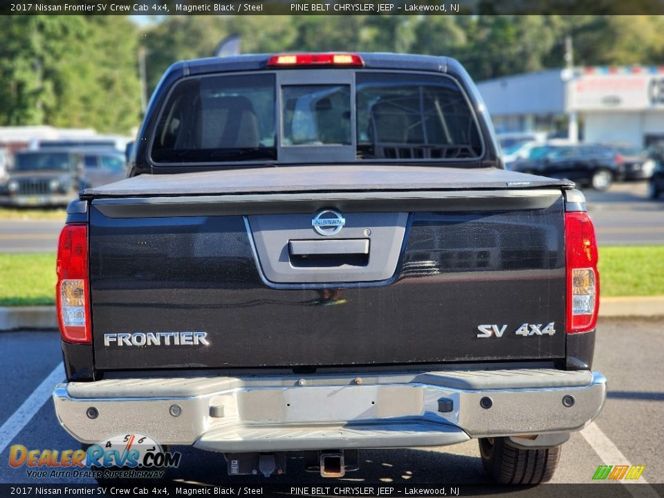 2017 Nissan Frontier SV Crew Cab 4x4 Magnetic Black / Steel Photo #10