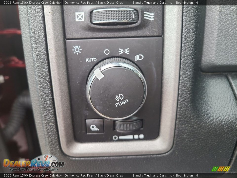 Controls of 2016 Ram 1500 Express Crew Cab 4x4 Photo #10