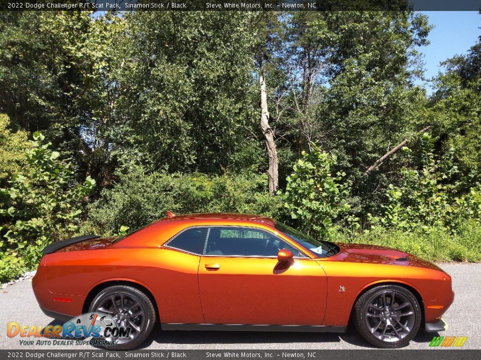 Sinamon Stick 2022 Dodge Challenger R/T Scat Pack Photo #5