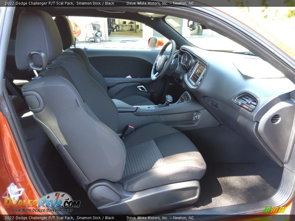 Front Seat of 2022 Dodge Challenger R/T Scat Pack Photo #15