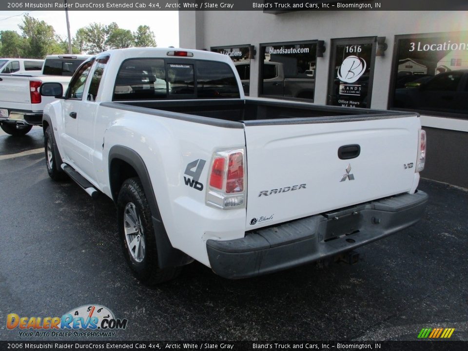 2006 Mitsubishi Raider DuroCross Extended Cab 4x4 Arctic White / Slate Gray Photo #3