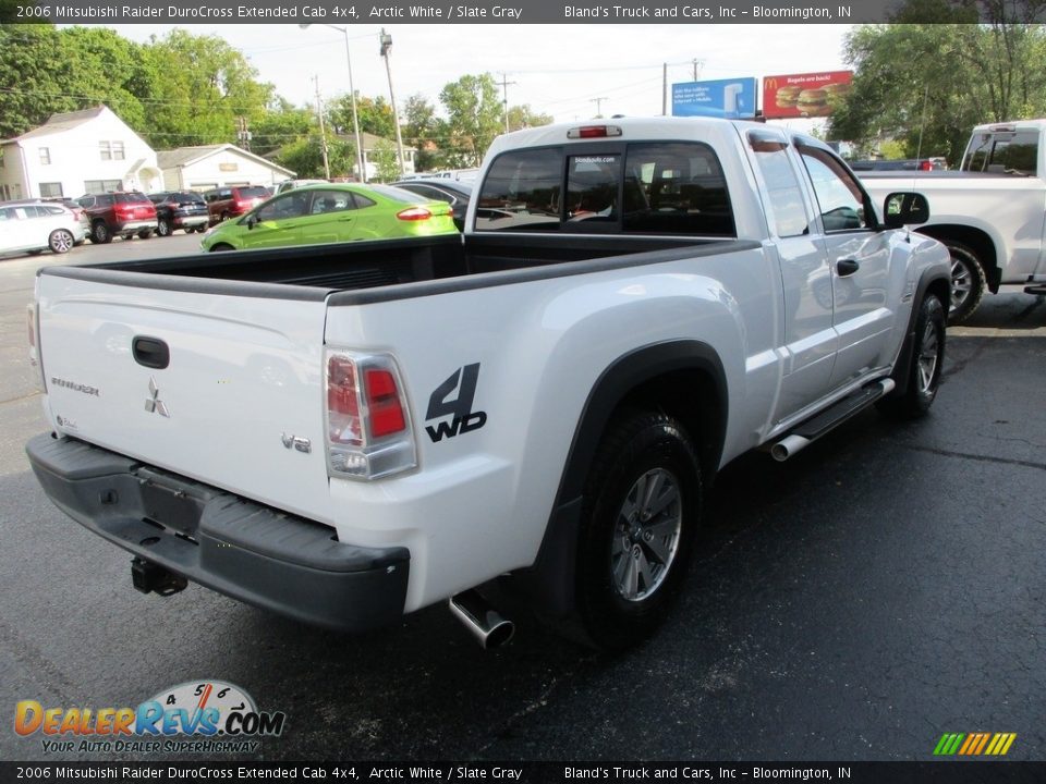 2006 Mitsubishi Raider DuroCross Extended Cab 4x4 Arctic White / Slate Gray Photo #4