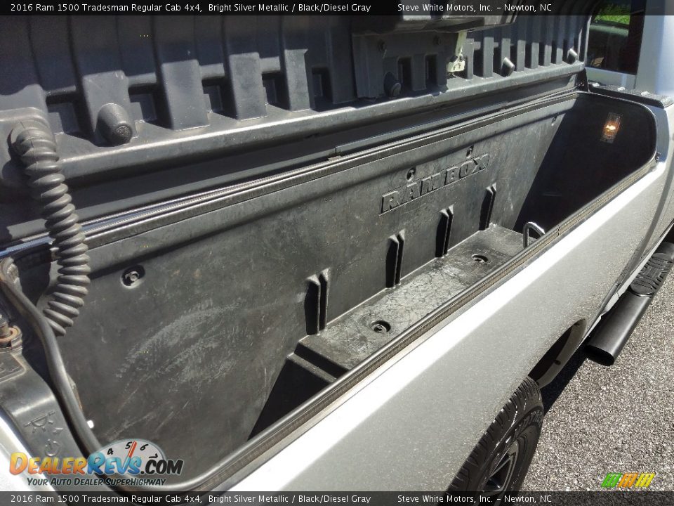 2016 Ram 1500 Tradesman Regular Cab 4x4 Bright Silver Metallic / Black/Diesel Gray Photo #8