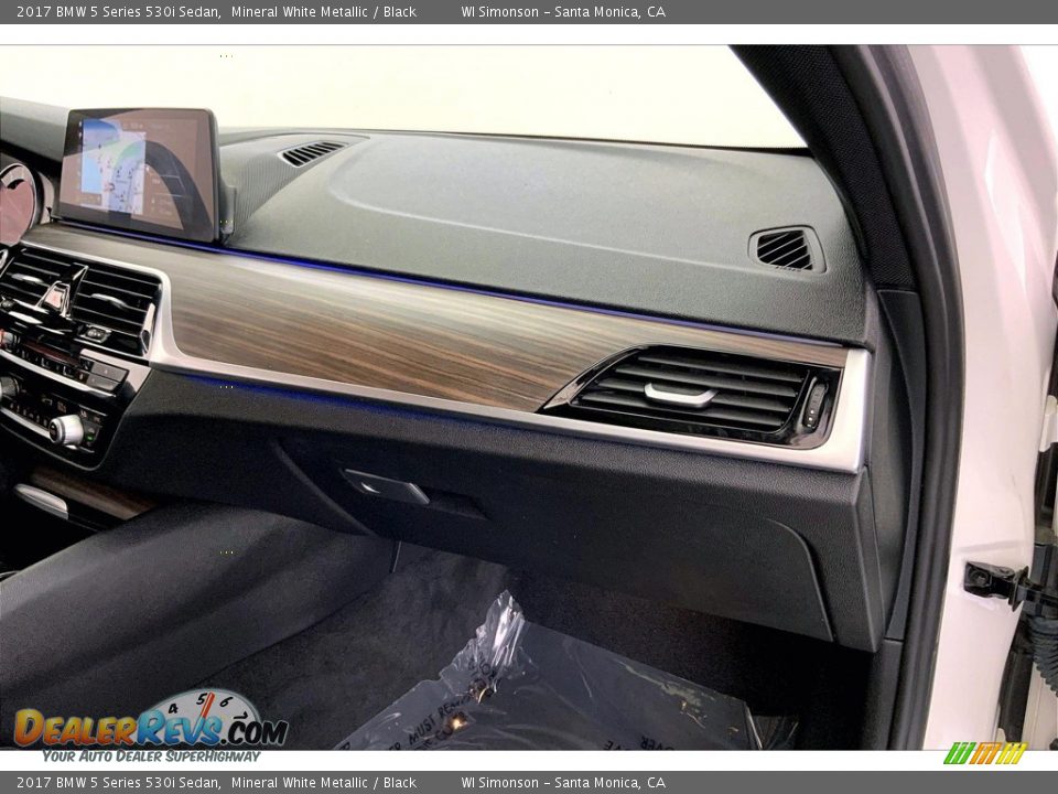 2017 BMW 5 Series 530i Sedan Mineral White Metallic / Black Photo #16