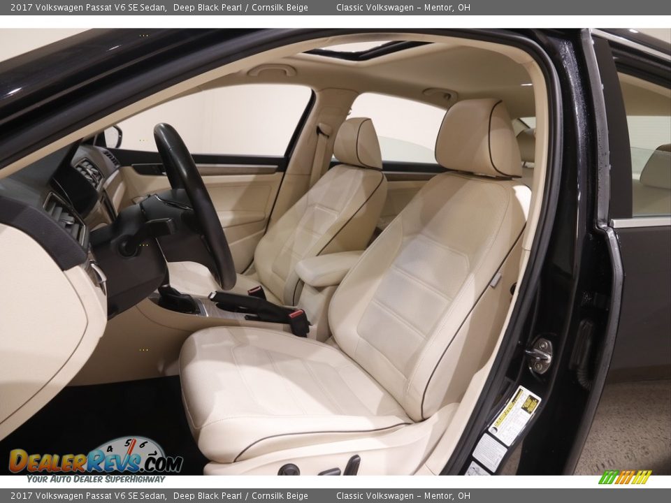 Cornsilk Beige Interior - 2017 Volkswagen Passat V6 SE Sedan Photo #5