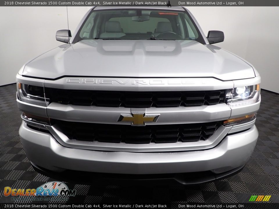 Silver Ice Metallic 2018 Chevrolet Silverado 1500 Custom Double Cab 4x4 Photo #4