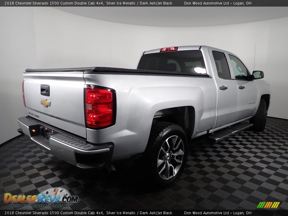 Silver Ice Metallic 2018 Chevrolet Silverado 1500 Custom Double Cab 4x4 Photo #10