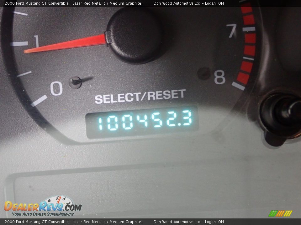 2000 Ford Mustang GT Convertible Laser Red Metallic / Medium Graphite Photo #25