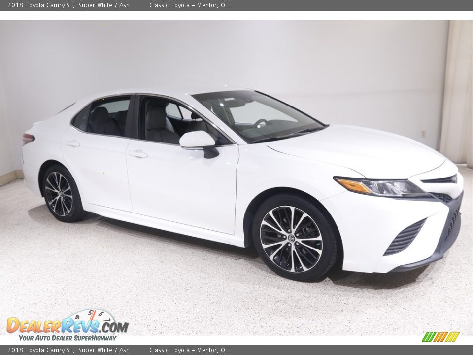 2018 Toyota Camry SE Super White / Ash Photo #1