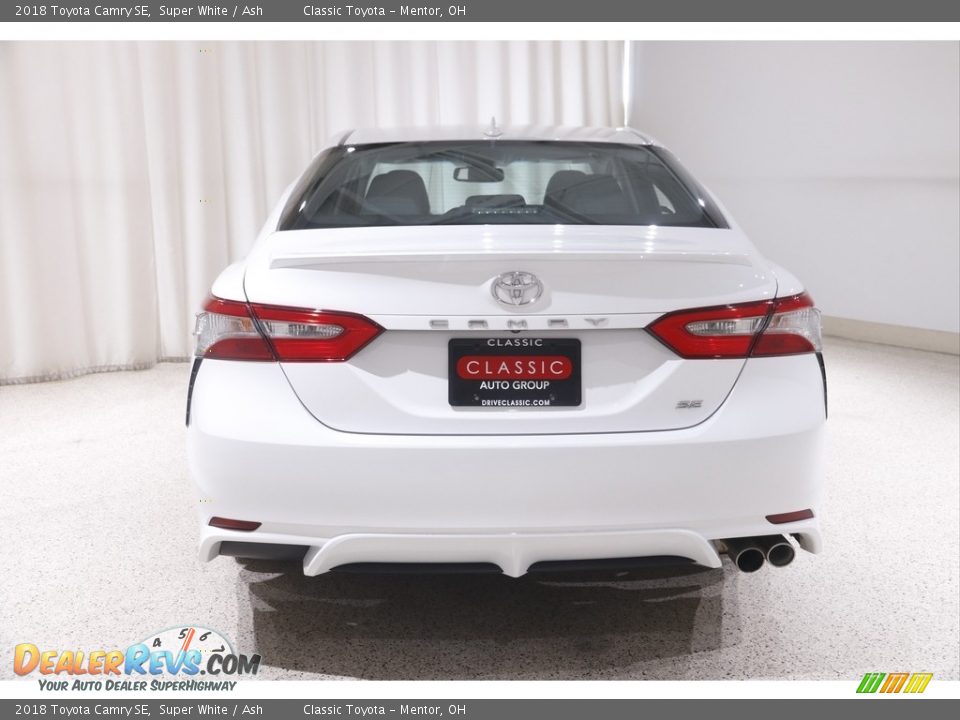 2018 Toyota Camry SE Super White / Ash Photo #16