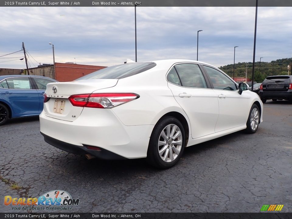 2019 Toyota Camry LE Super White / Ash Photo #9