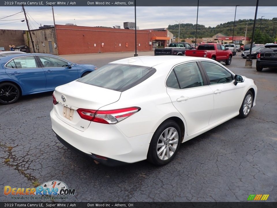 2019 Toyota Camry LE Super White / Ash Photo #10