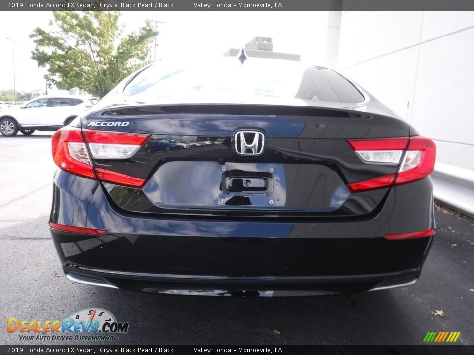 2019 Honda Accord LX Sedan Crystal Black Pearl / Black Photo #7