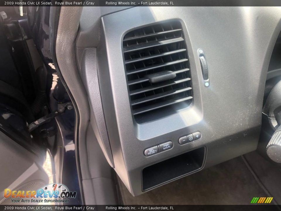 2009 Honda Civic LX Sedan Royal Blue Pearl / Gray Photo #12