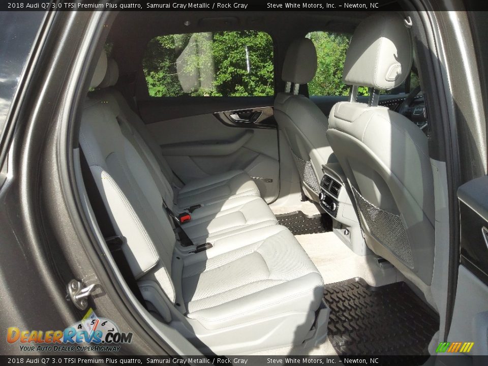 Rear Seat of 2018 Audi Q7 3.0 TFSI Premium Plus quattro Photo #19