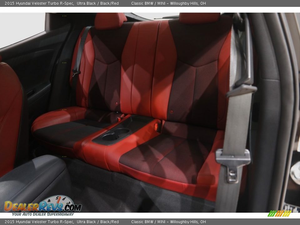 Rear Seat of 2015 Hyundai Veloster Turbo R-Spec Photo #17