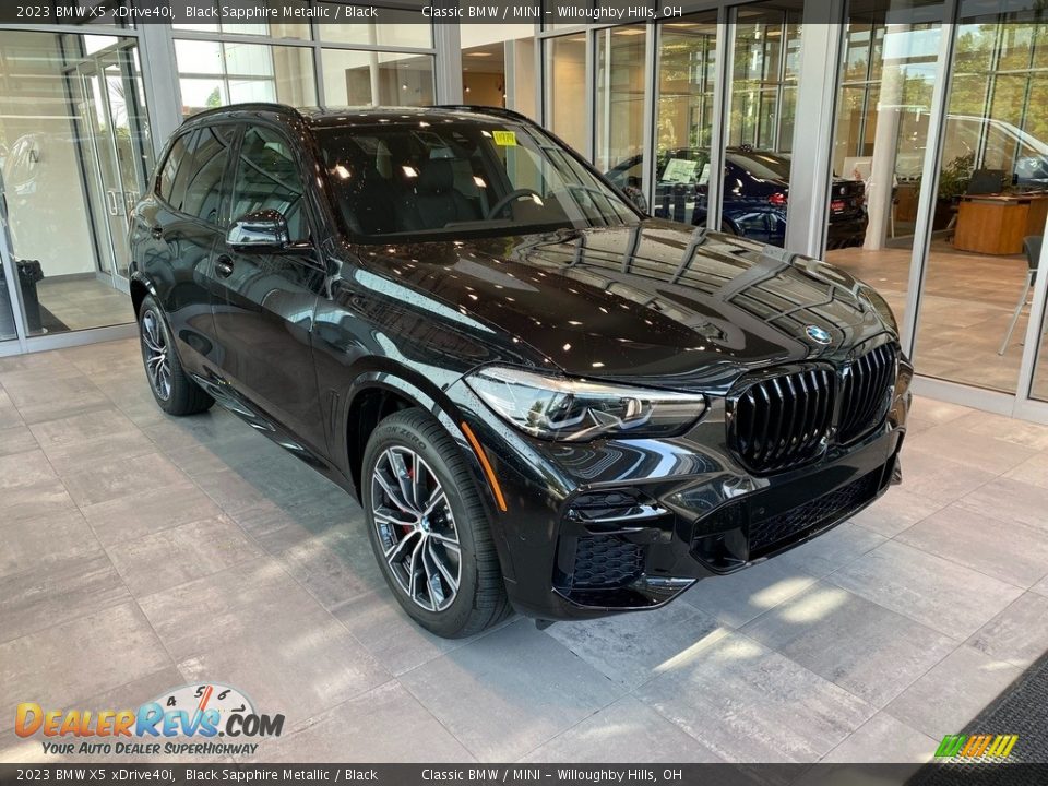 Front 3/4 View of 2023 BMW X5 xDrive40i Photo #1