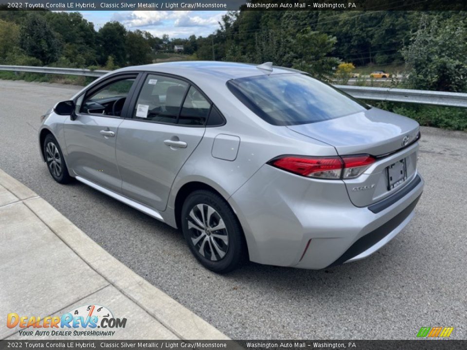 2022 Toyota Corolla LE Hybrid Classic Silver Metallic / Light Gray/Moonstone Photo #2