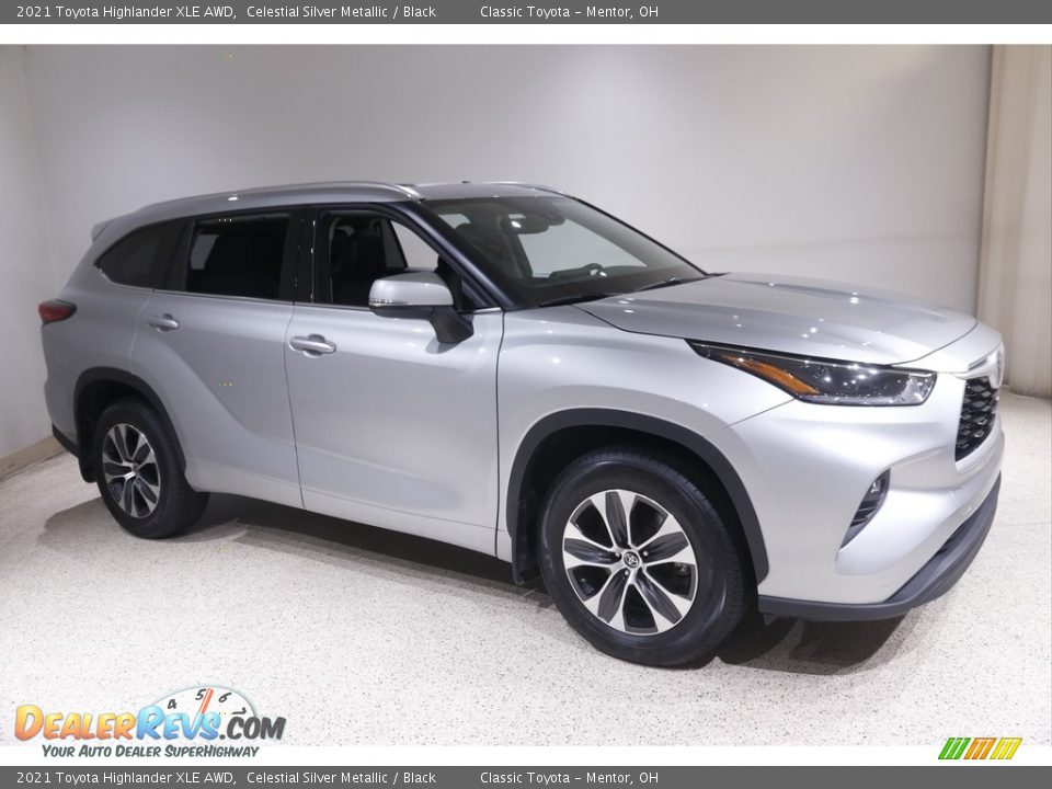 2021 Toyota Highlander XLE AWD Celestial Silver Metallic / Black Photo #1