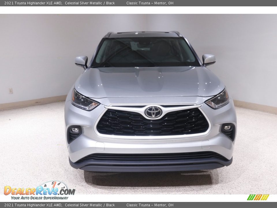 2021 Toyota Highlander XLE AWD Celestial Silver Metallic / Black Photo #2