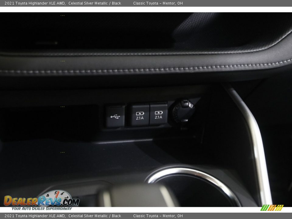 2021 Toyota Highlander XLE AWD Celestial Silver Metallic / Black Photo #12