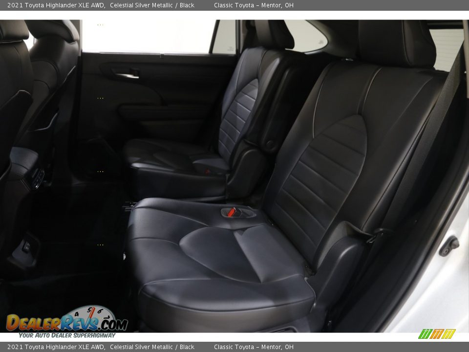 2021 Toyota Highlander XLE AWD Celestial Silver Metallic / Black Photo #16