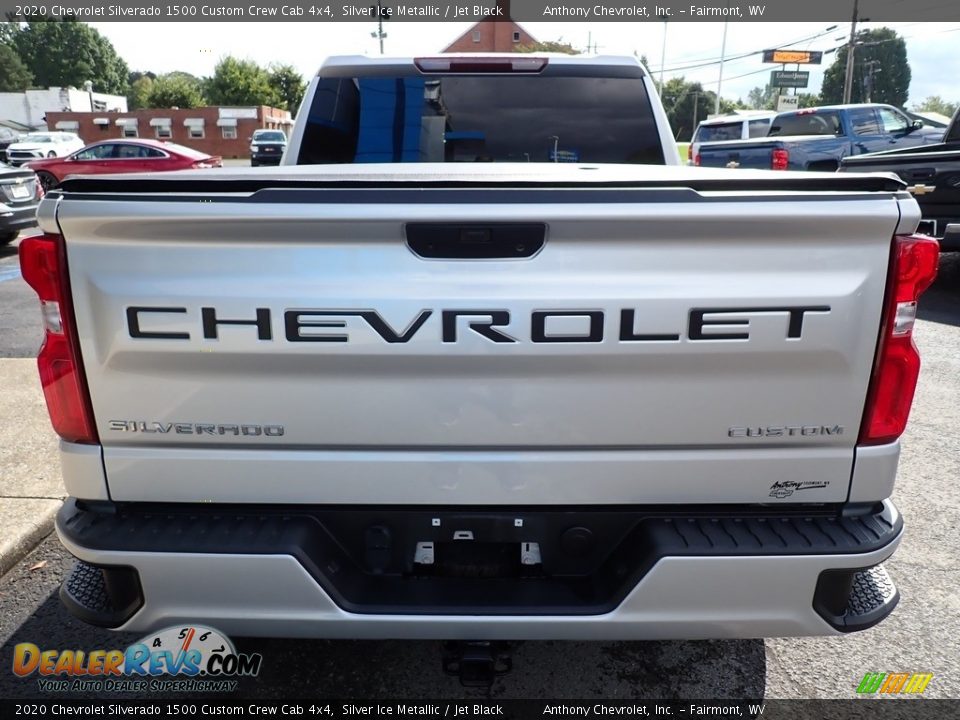 2020 Chevrolet Silverado 1500 Custom Crew Cab 4x4 Silver Ice Metallic / Jet Black Photo #4