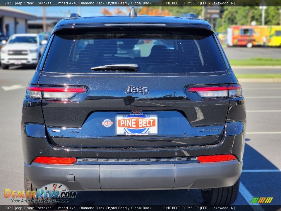 2023 Jeep Grand Cherokee L Limited 4x4 Diamond Black Crystal Pearl / Global Black Photo #5